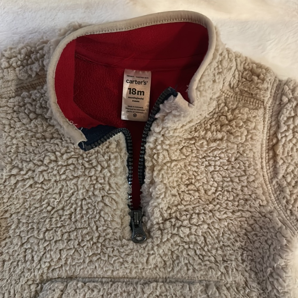 Carter’s soft pullover - Picture 2 of 3